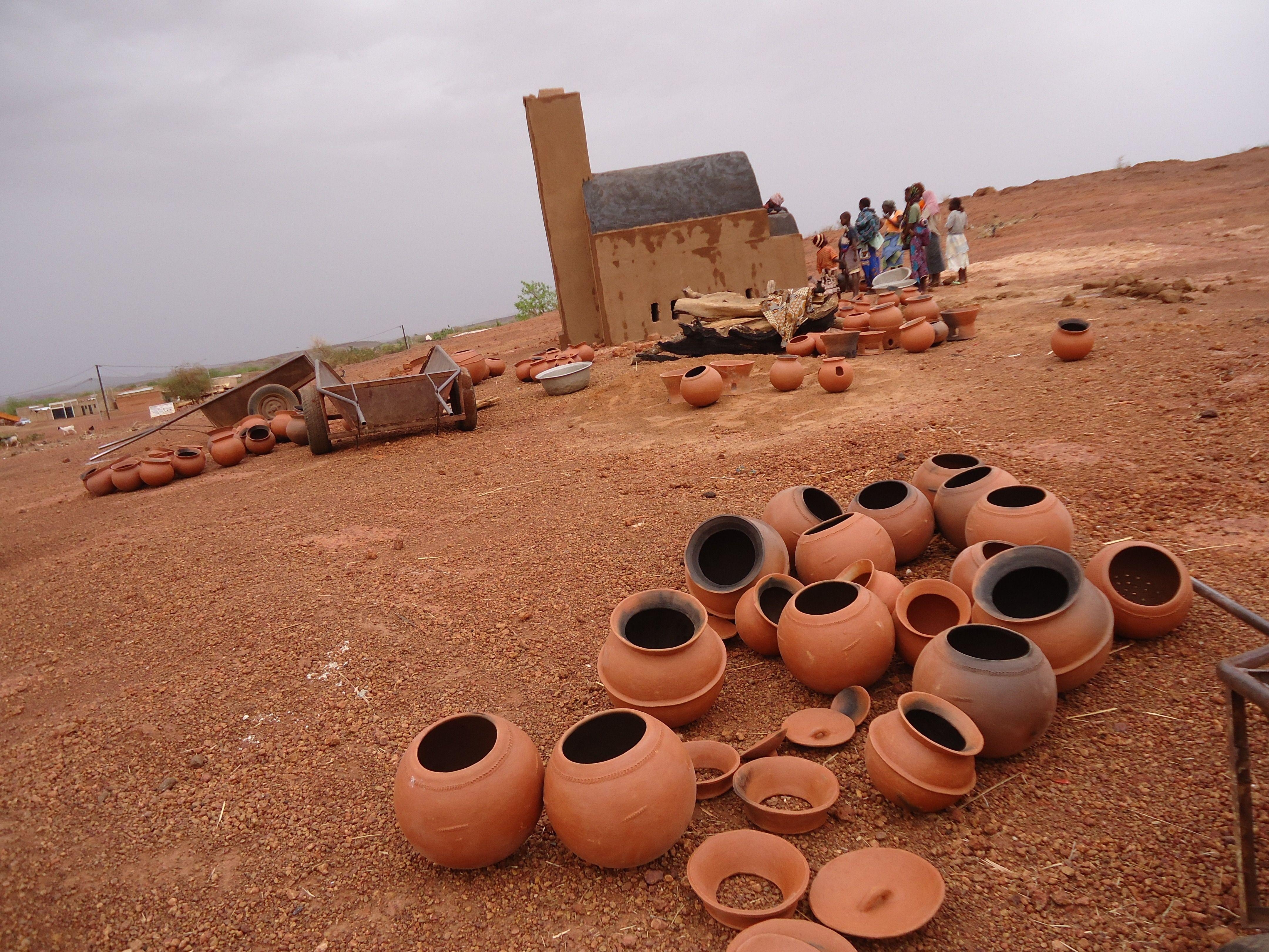 4320x3240 clay pot lot free image, Desktop