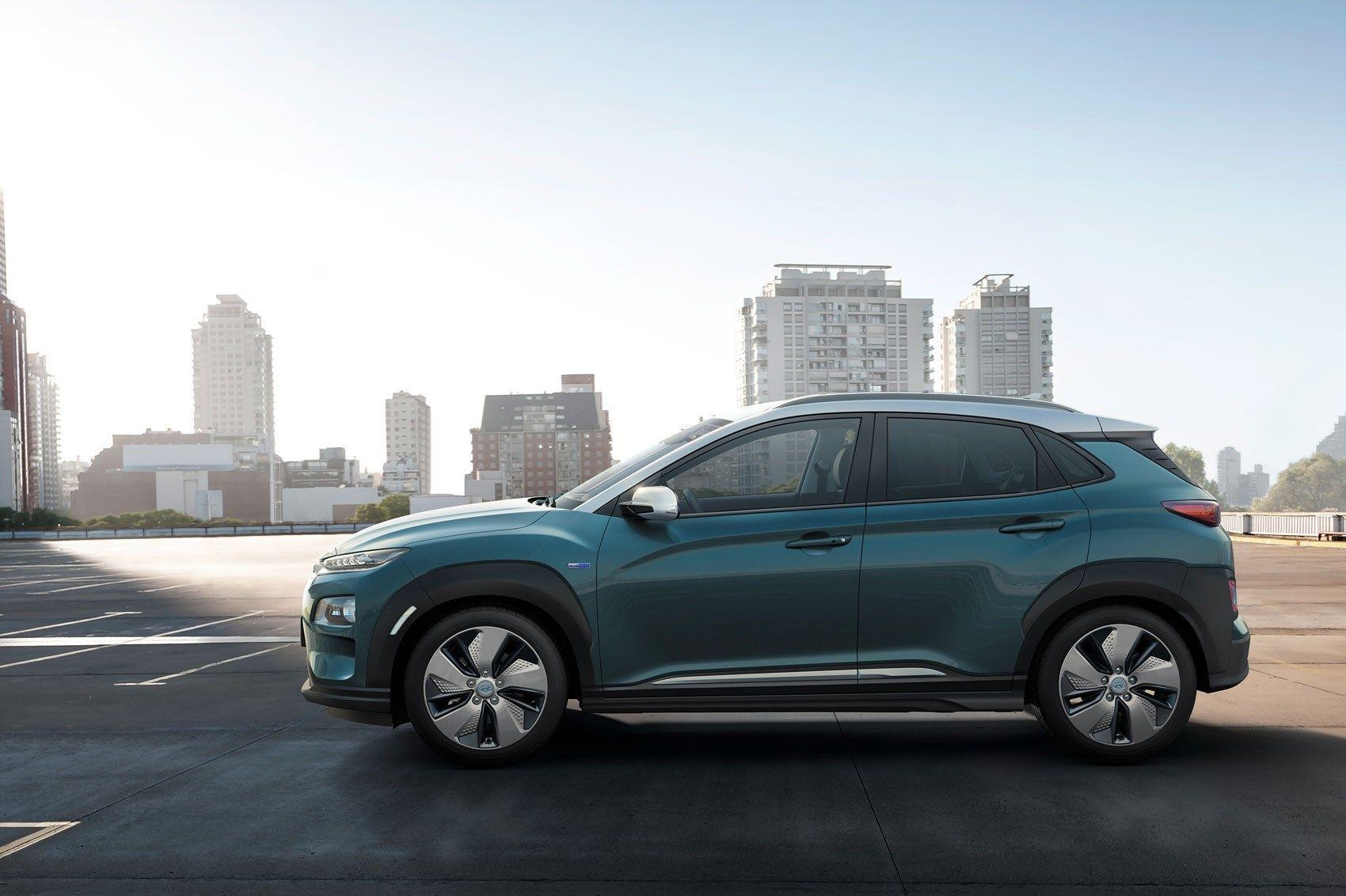 1700x1140 New Hyundai Kona SUV: specs, pics and details on Electric model, Desktop