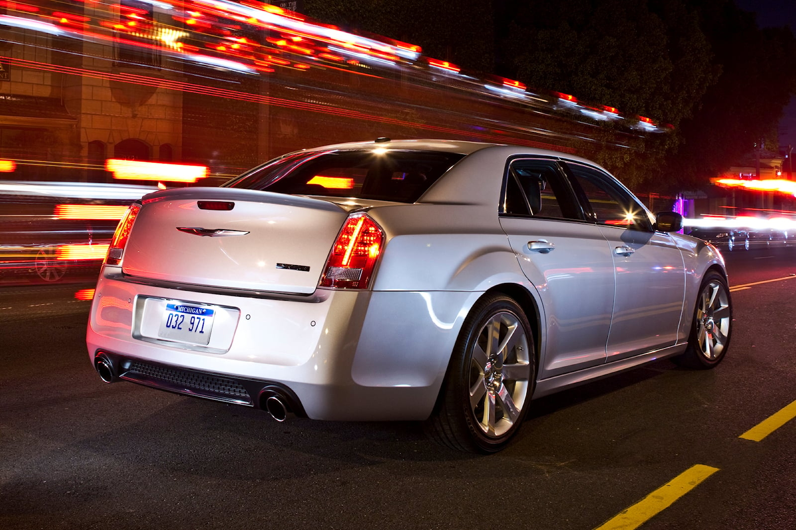 1600x1070 Chrysler 300 SRT8 Exterior Photo, Desktop