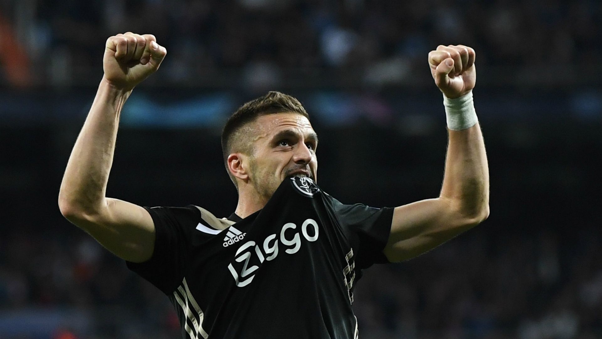 1920x1080 Dusan Tadic signs Ajax extension with deal to stay on as coach, Desktop