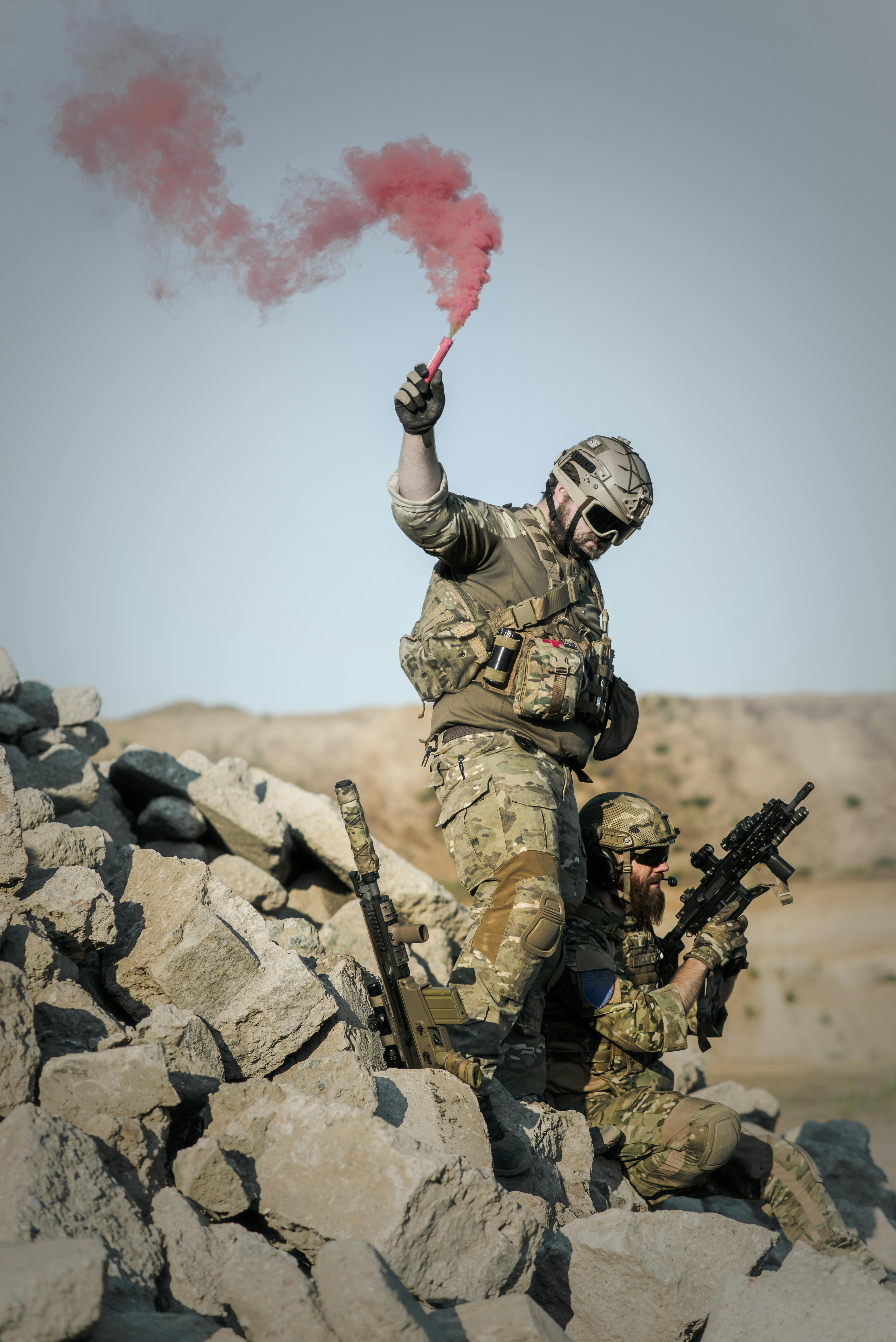 4020x6020 Soldier With Guns on Grey Pile, Phone