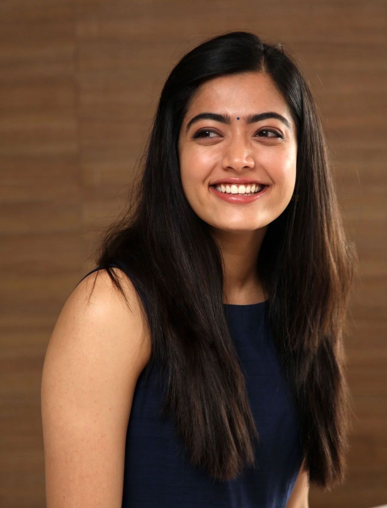 1300x1700 Dear Comrade Movie Actress Rashmika Mandanna HD Photo Stills, Phone