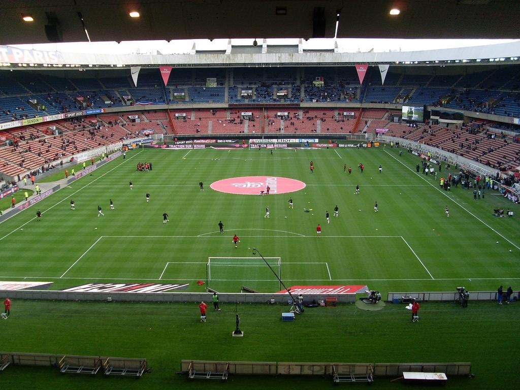 1030x770 Parc des Princes, Desktop