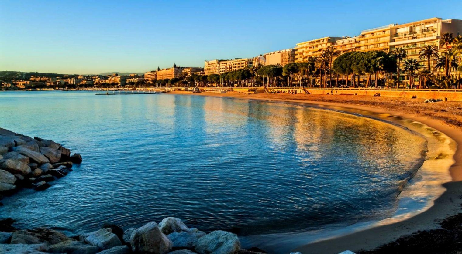 1520x840 Cannes Beach HD Photo Wallpaper, Desktop