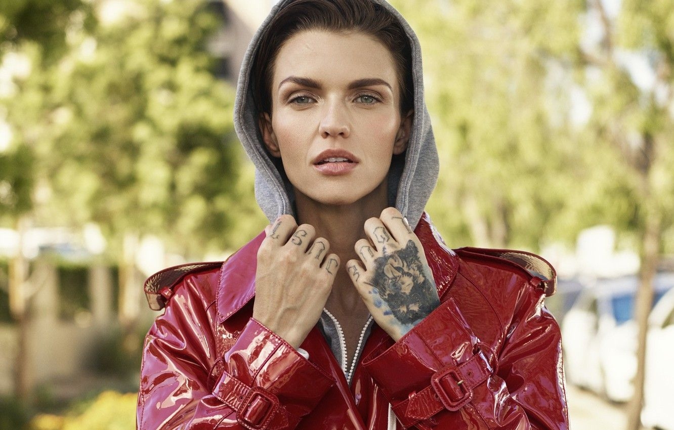 1340x850 Wallpaper hands, tattoo, jacket, tattoo, Ruby Rose, Ruby Rose, Desktop