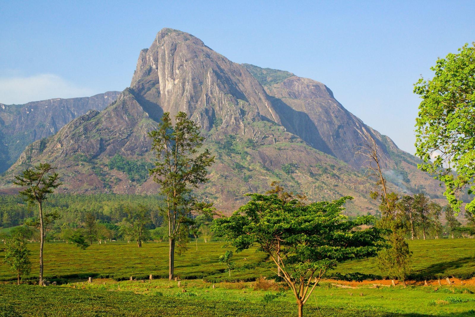 1600x1070 Mount Mulanje, Desktop