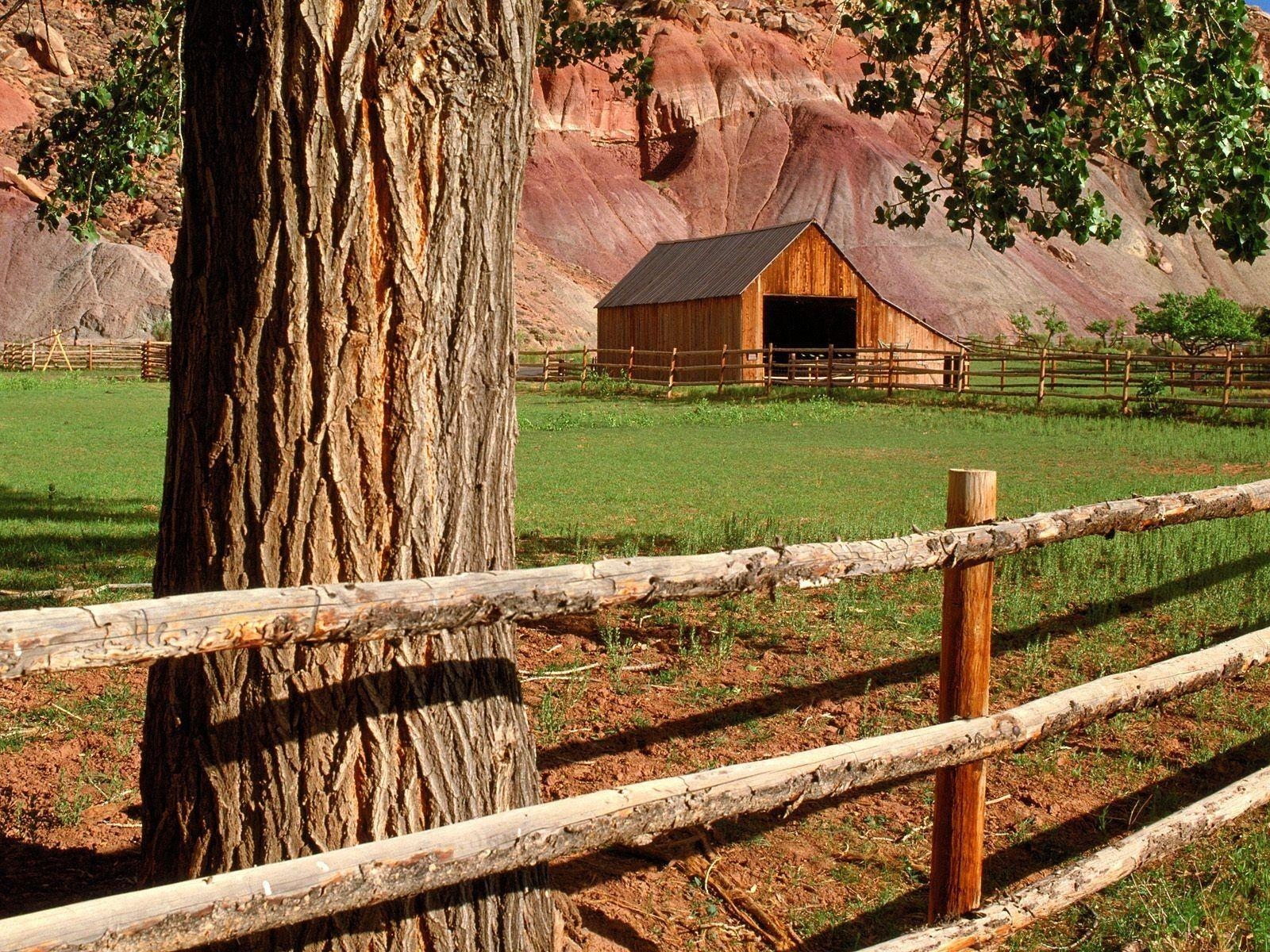 1600x1200 Houses: Cottage Meadow Fruita Barn Capitol Reef National Park Utah, Desktop