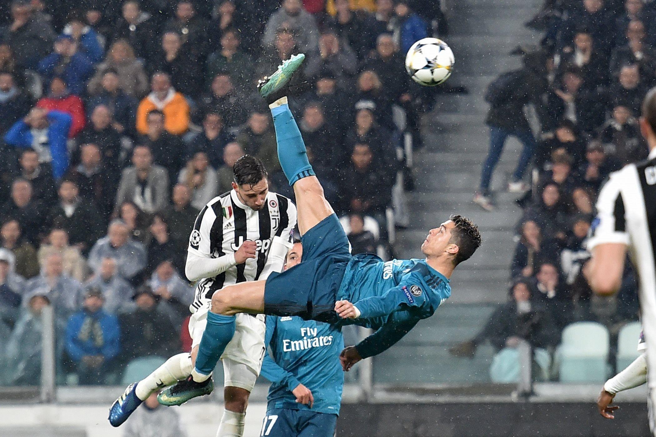 2100x1400 Cristiano Ronaldo: I made same bicycle kick against Azerbaijani, Desktop