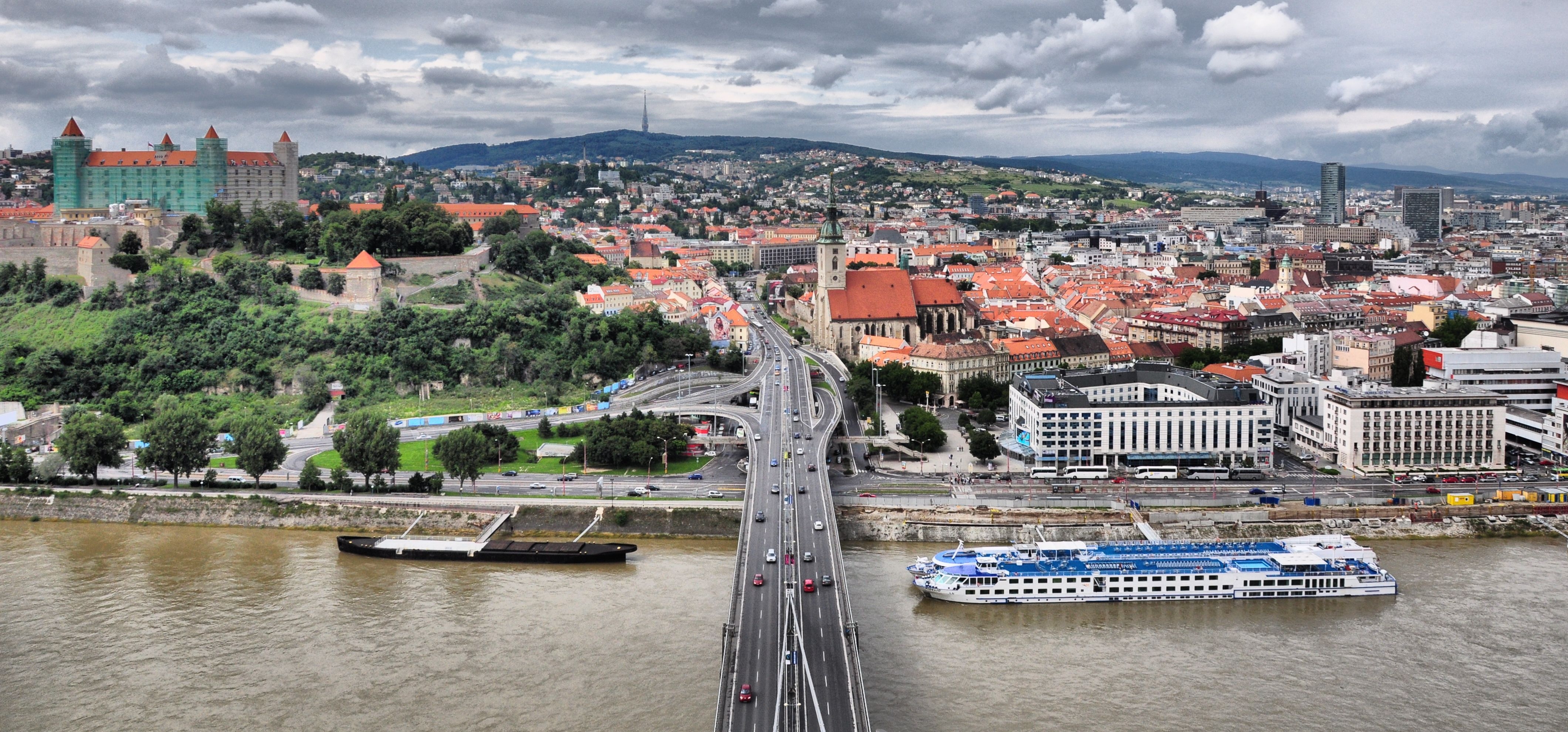 4240x1990 Bratislava, Dual Screen