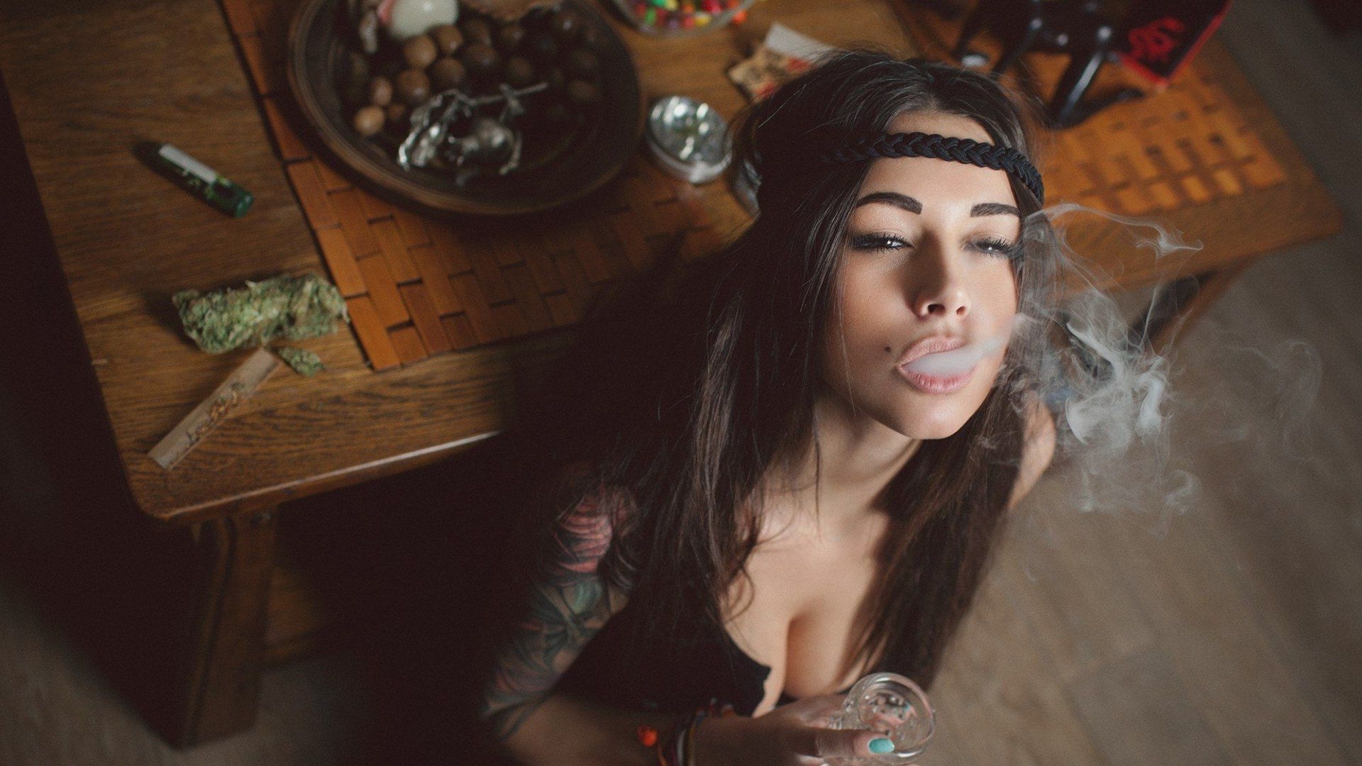 1920x1080 Gangsta Females and Weed Background, Desktop