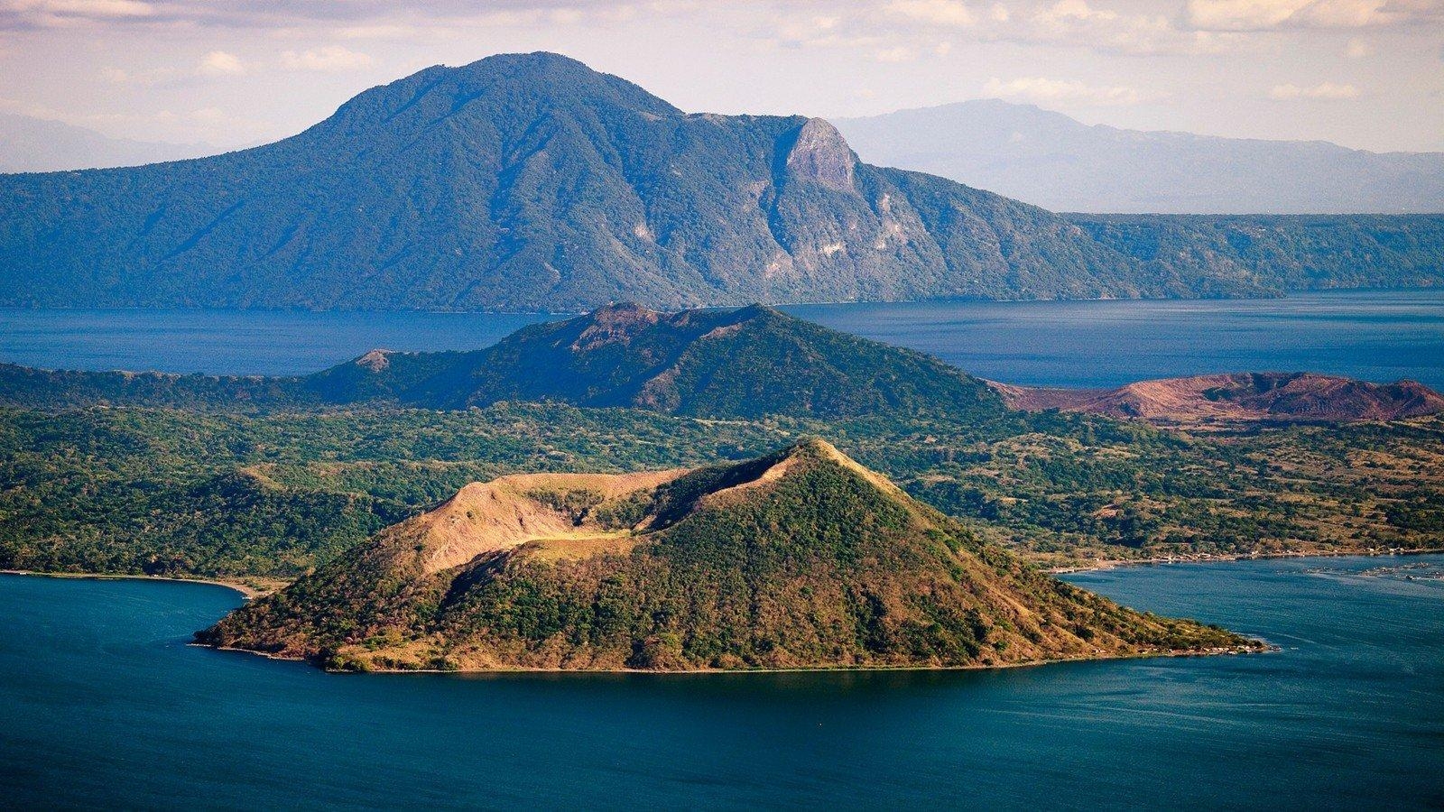 1600x900 Green water blue landscapes nature volcanoes grass hills islands, Desktop