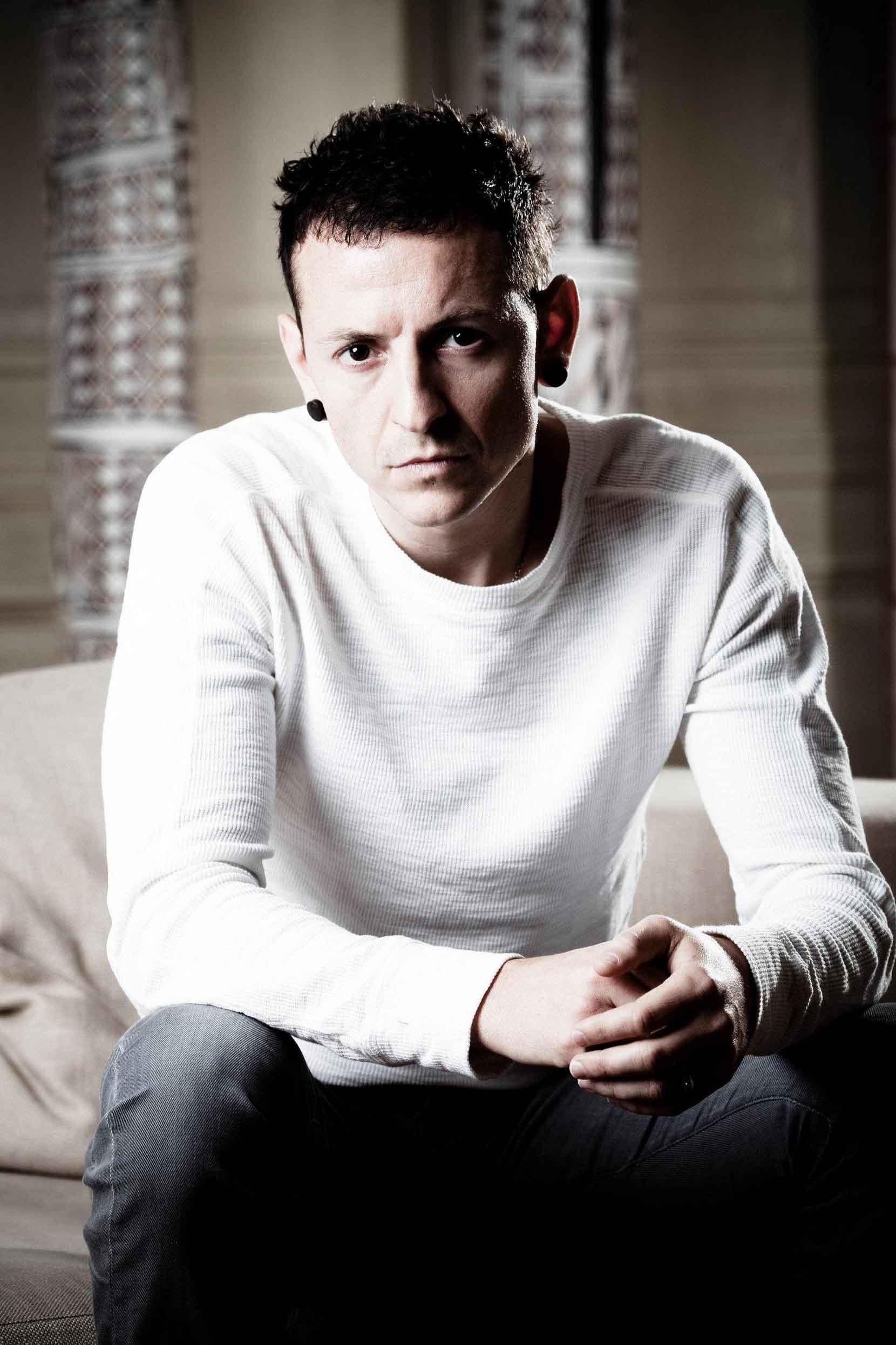 1660x2500 Chester Bennington. In Music We Do Believe. Chester, Phone