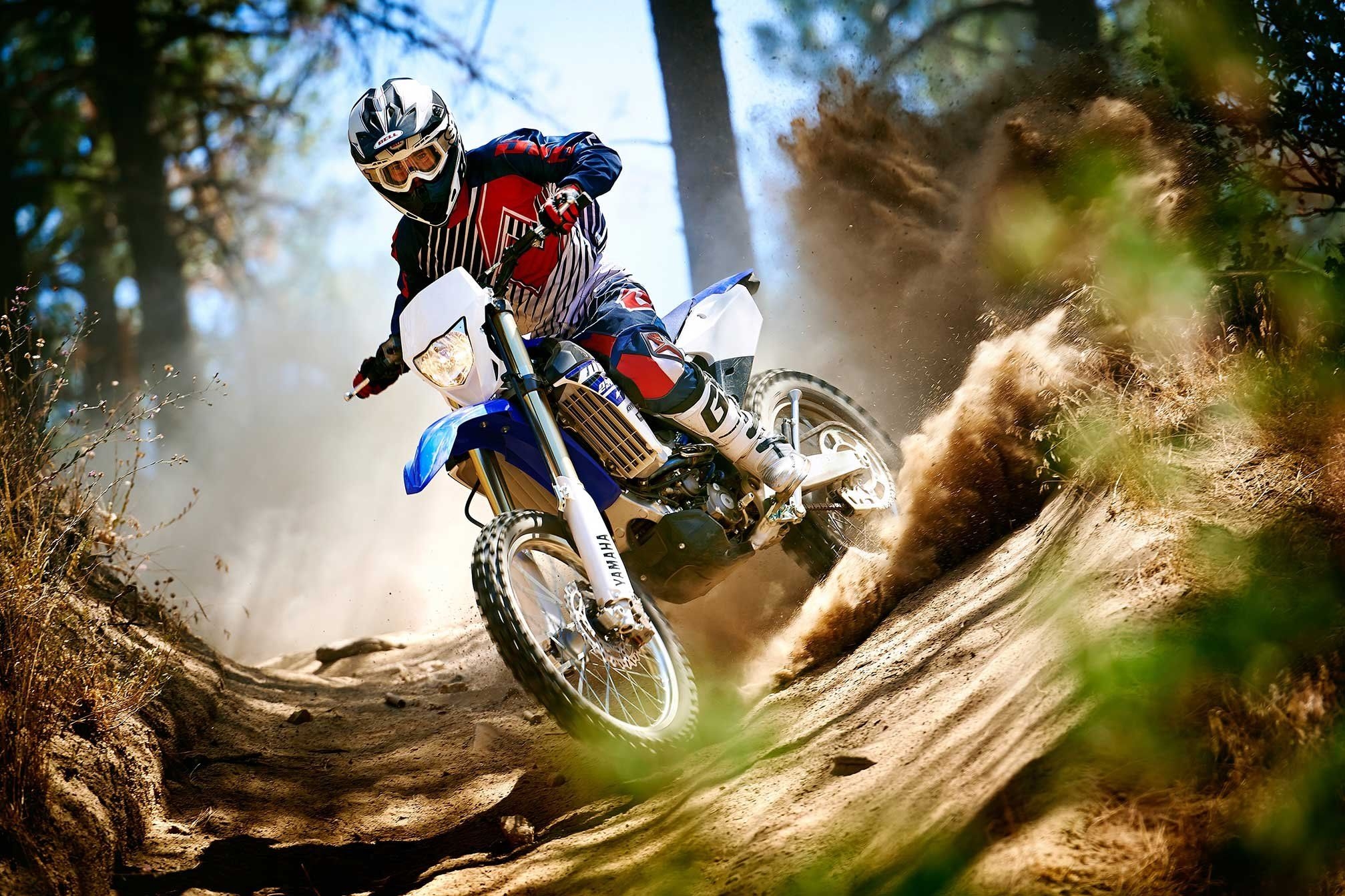 2020x1350 Cool Dirt Bike Background, Desktop