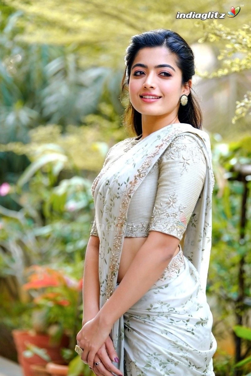 800x1200 Rashmika Mandanna Photo Actress photo, image, gallery, Phone