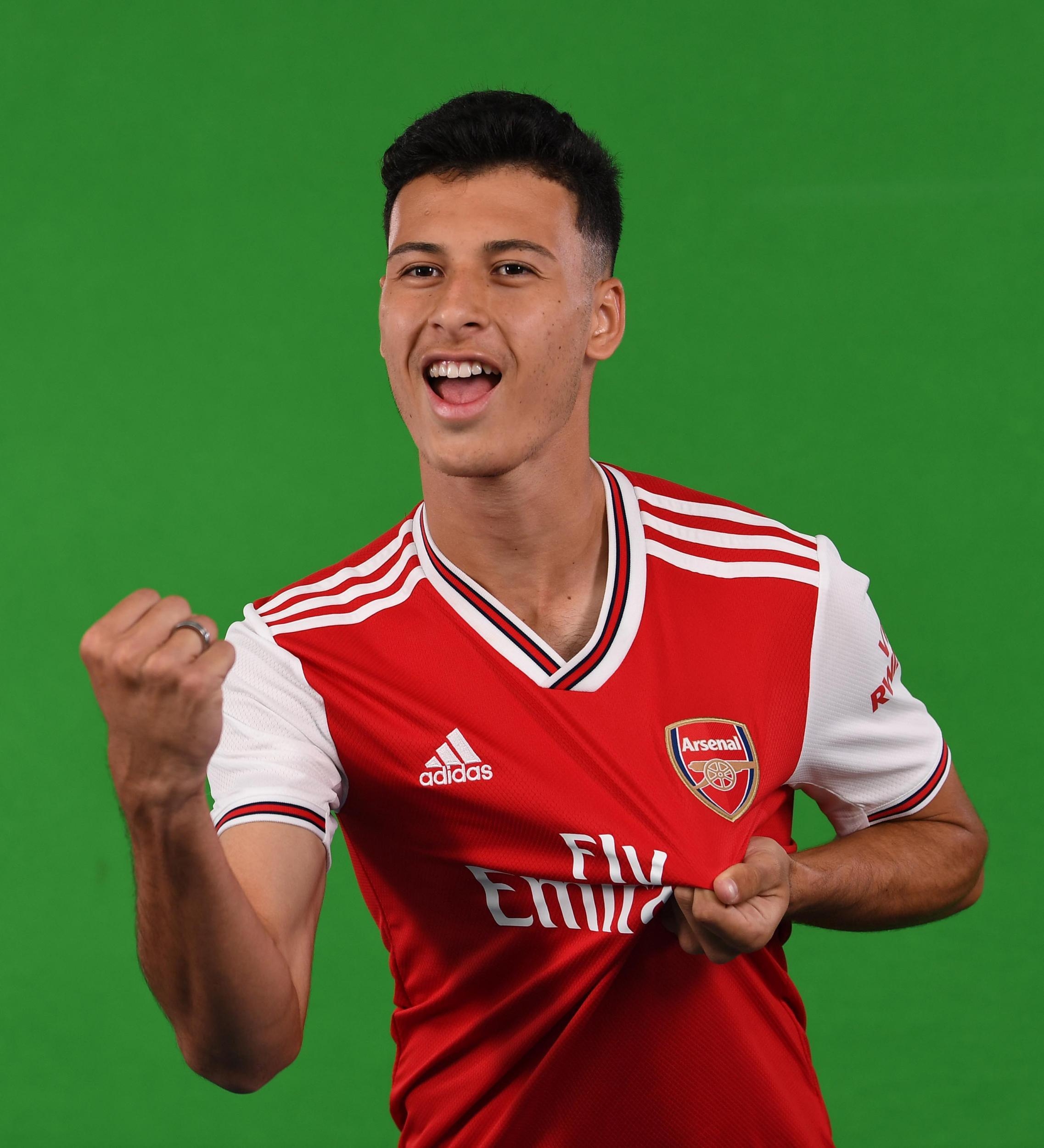 2280x2500 Gabriel Martinelli in picture: Arsenal unveil summer, Phone