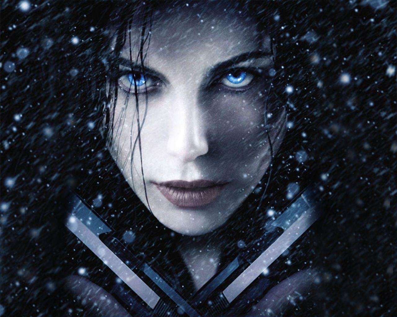 1280x1030 Actress Blue Eyes Celebrity Faces Guns Kate Beckinsale Underworld, Desktop