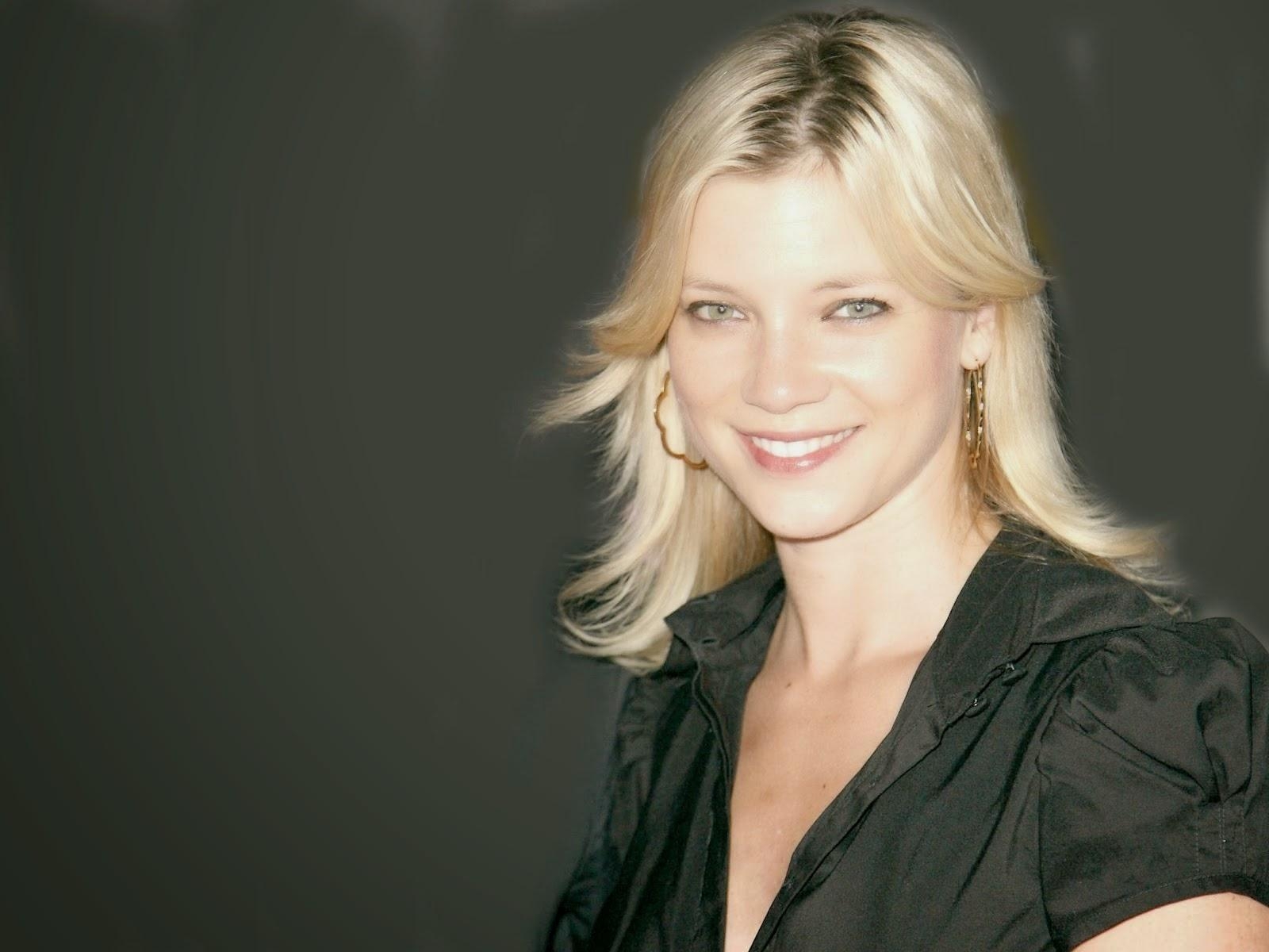 1600x1200 Group of Amy Smart 409287, Desktop