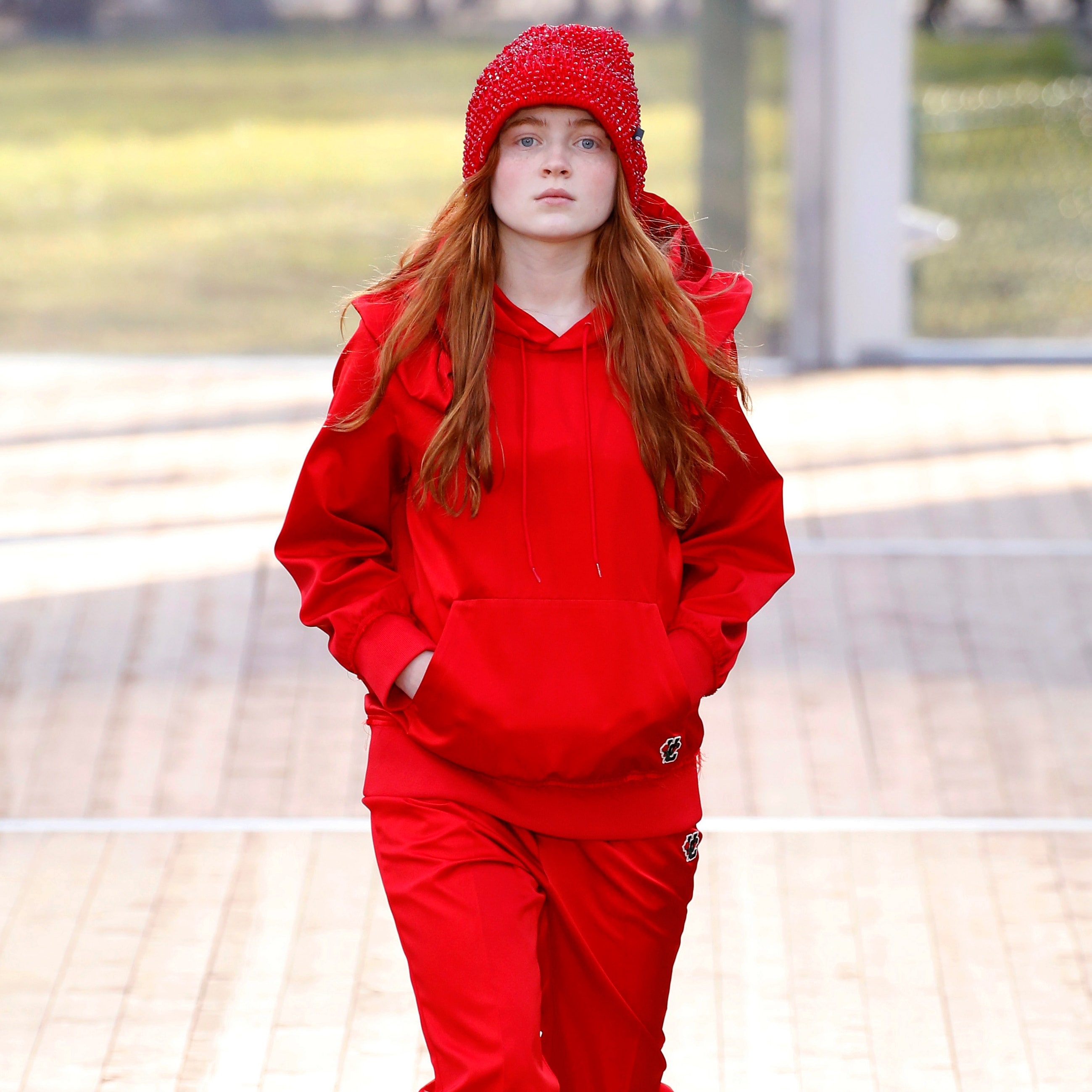 2600x2600 Sadie Sink Walks the Runway During the Undercover Fashion Show, Phone