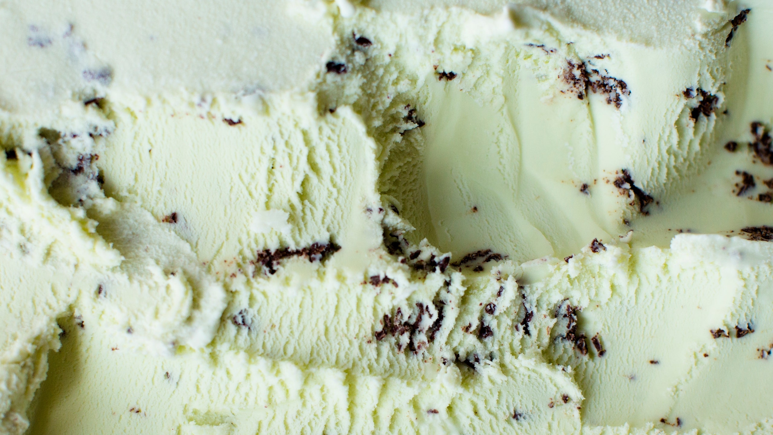 2560x1440 When You Find This Mint Chocolate Chip Ice Cream, Buy 25 Pints. Bon Appétit, Desktop