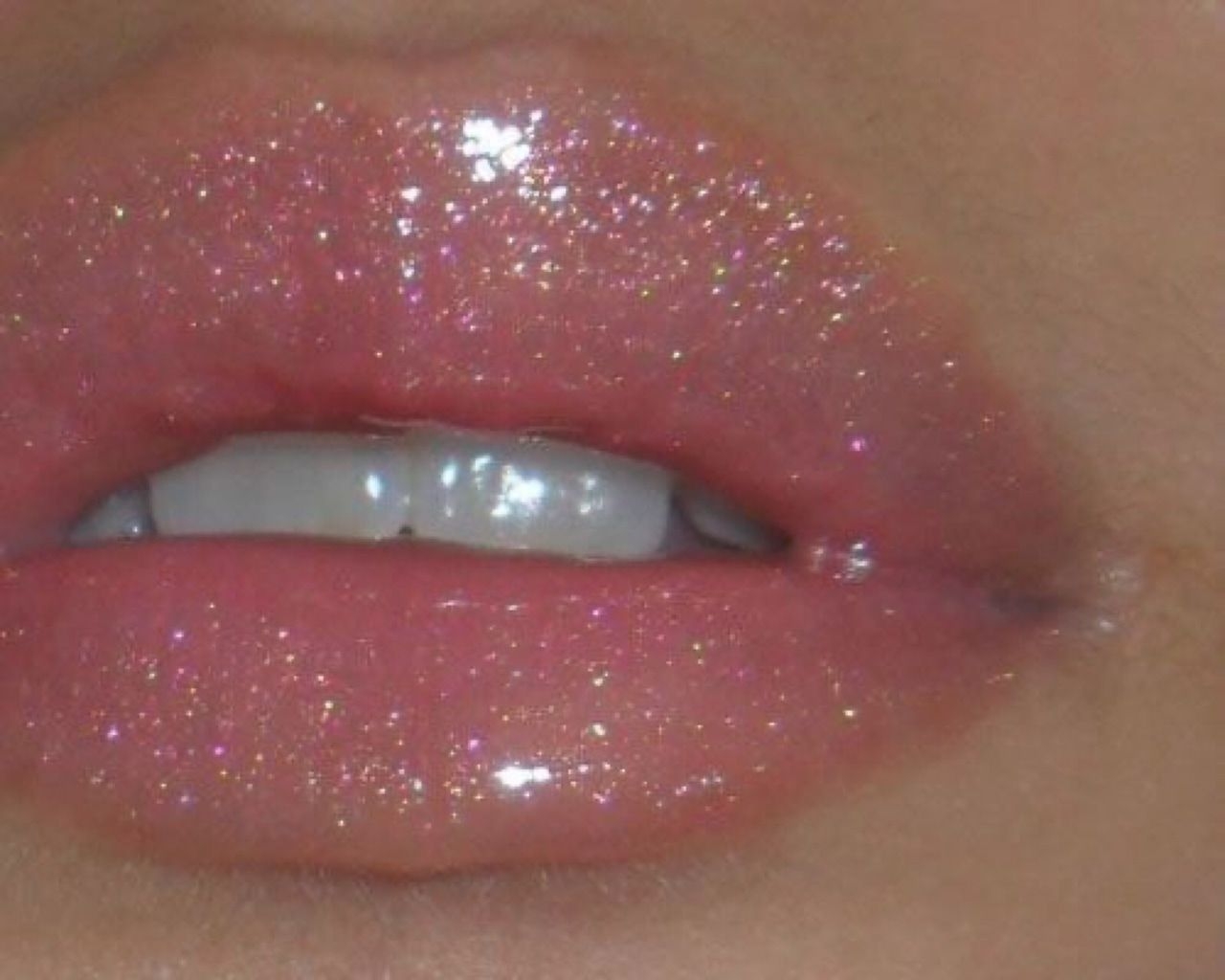 1280x1030 image about glossy lips. See more about lips, makeup and aesthetic, Desktop