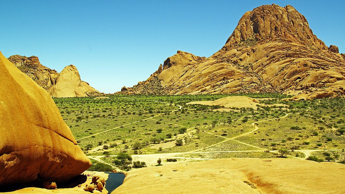 1370x770 Spitzkoppe Rock Pool, Desktop