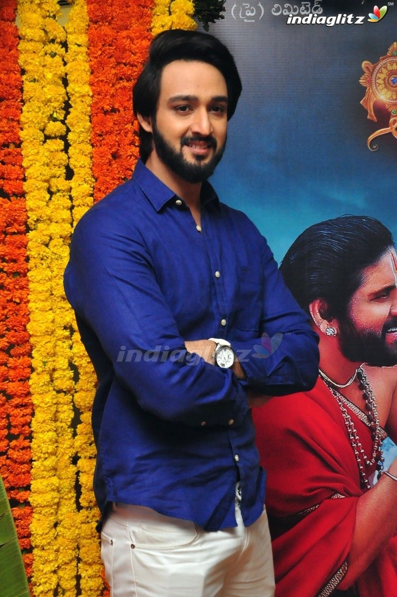 800x1210 Saurabh Raj Jain Photo Actor photo, image, gallery, stills and clips, Phone