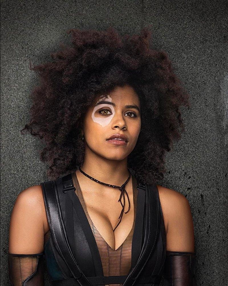 800x1000 Zazie Beetz Domino, Phone