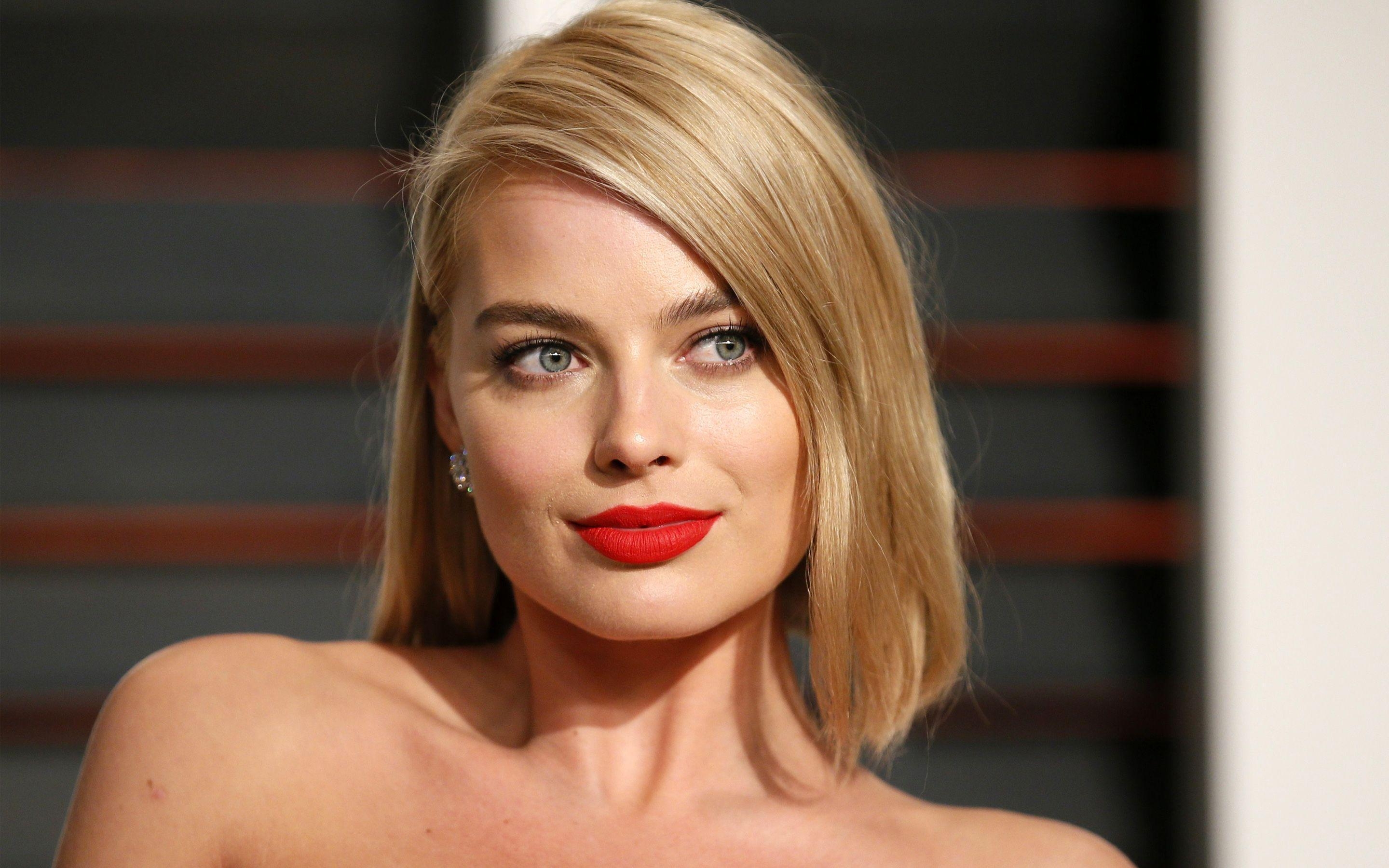 2880x1800 Margot Robbie 4 Wallpaper, Desktop