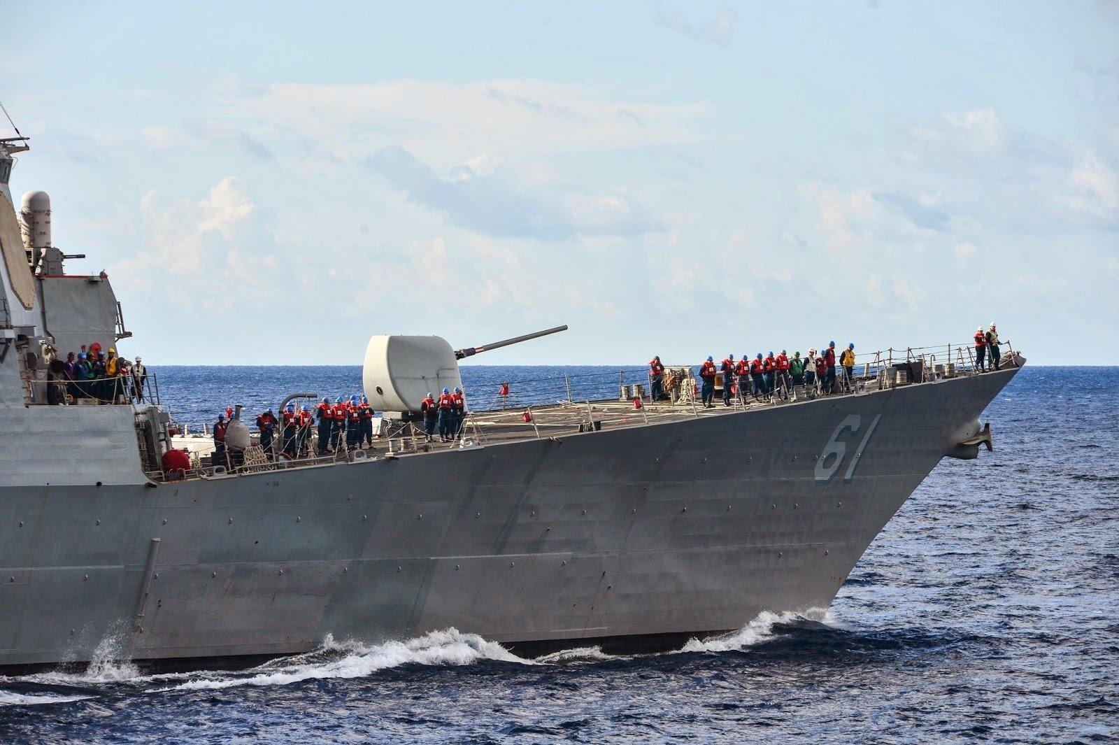 1600x1070 Sailors Aboard The Guided Missile Destroyer USS Ramage DDG 61, Desktop