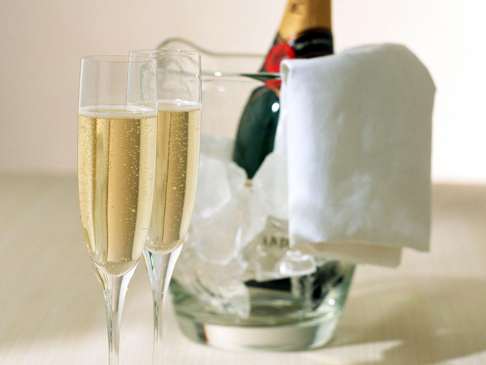 1600x1200 Champagne wallpaper and image, picture, photo, Desktop