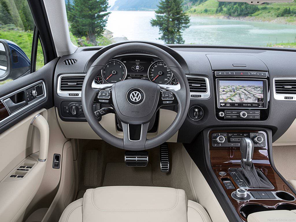 1030x770 Volkswagen Touareg Interior wallpaperx768, Desktop