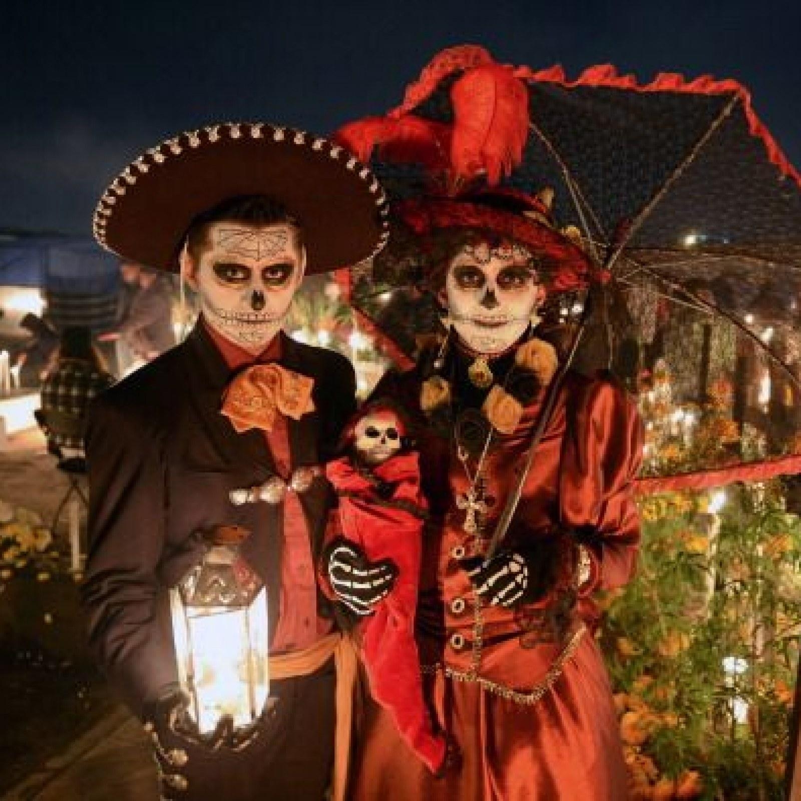 1600x1600 What is Day of the Dead? How to Celebrate Dia de los Muertos, Phone