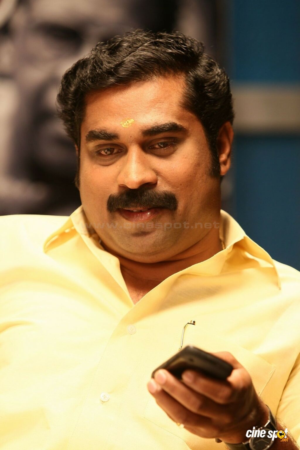 1030x1540 suraj venjaramoodu new photo (1), Phone