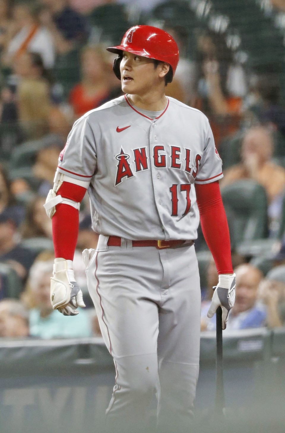 960x1460 Baseball: Shohei Ohtani pitches, hits, plays outfield in Angels' loss, Phone