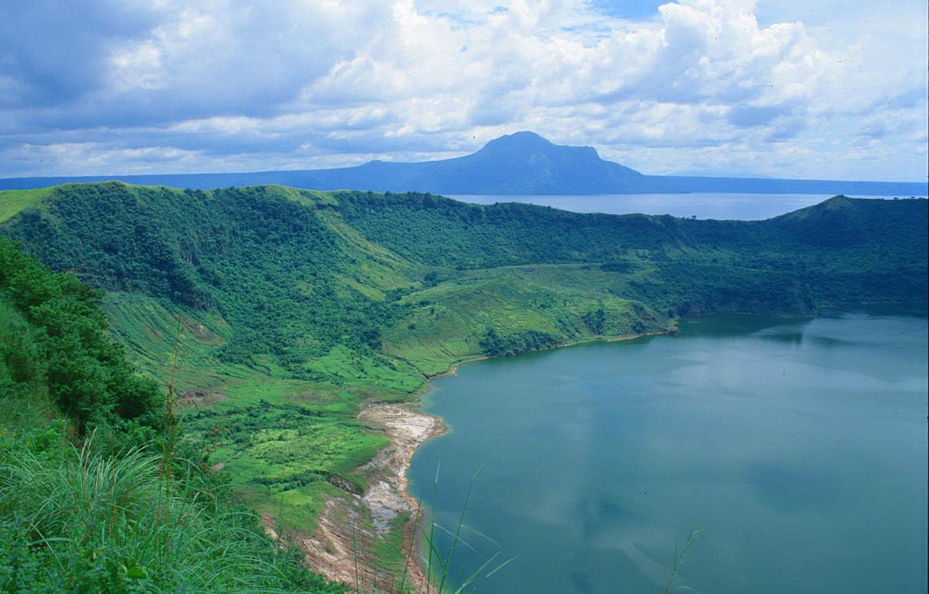 1350x870 Philippines Picture: Manila Luzon Travel: Tagaytay, Taal Volcano, Desktop