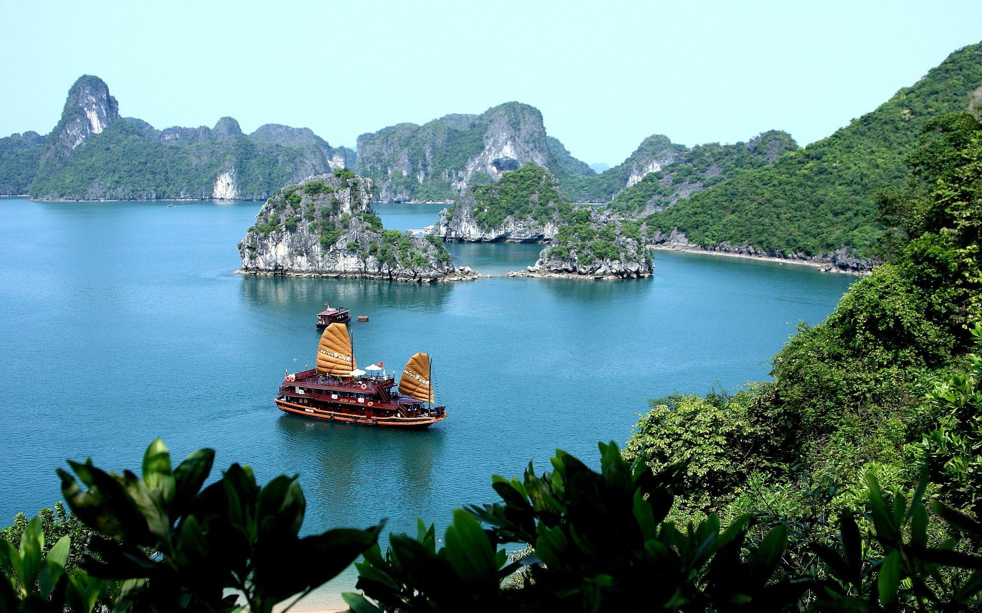 1920x1200 Ha Long Bay Vietnam Wallpaper, Desktop