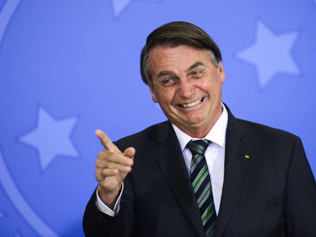 1030x770 For Bolsonaro, laboratories should go after vaccine, Desktop