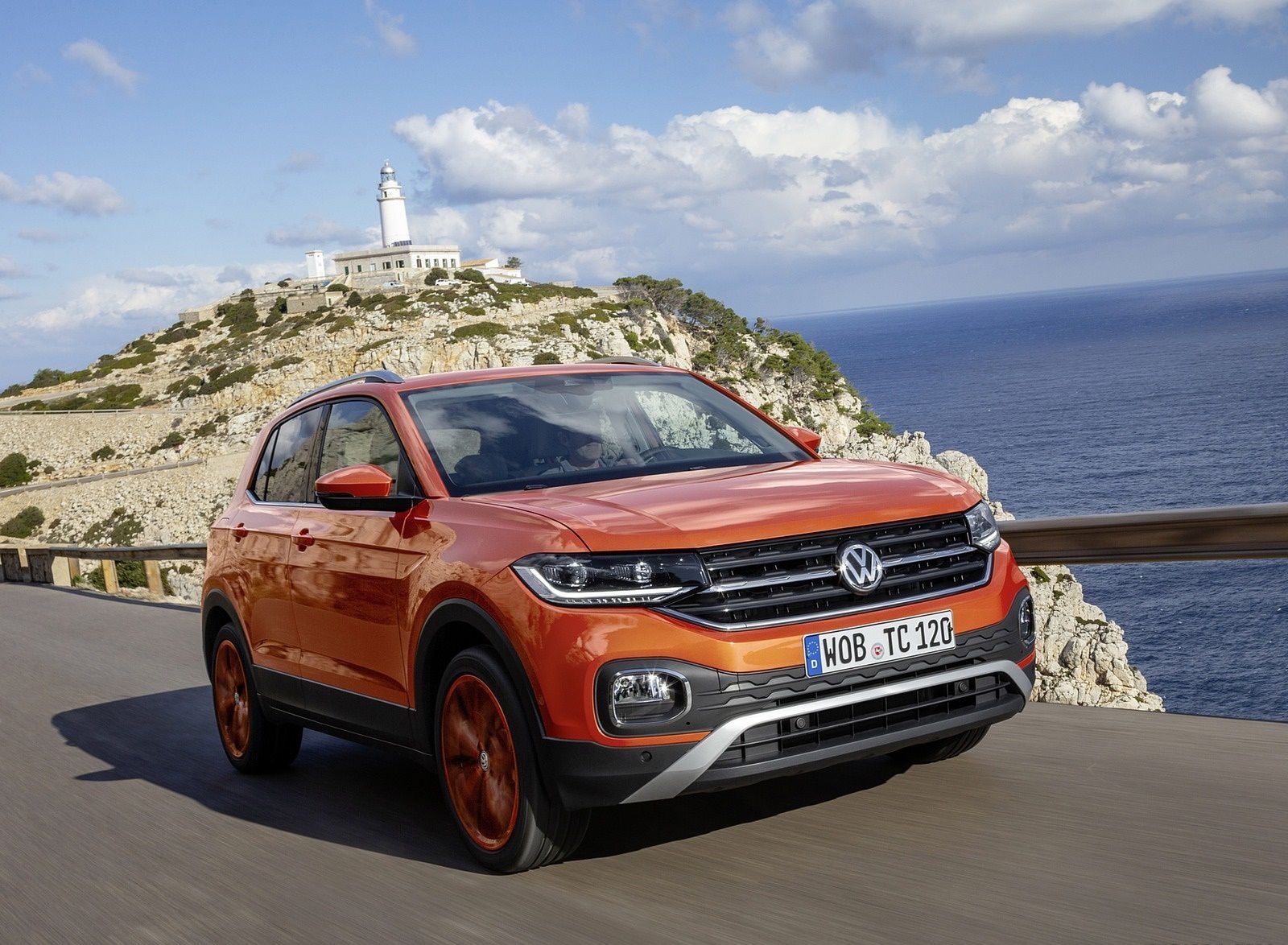 1600x1180 Volkswagen T Cross Front Three.newcarcars.com, Desktop