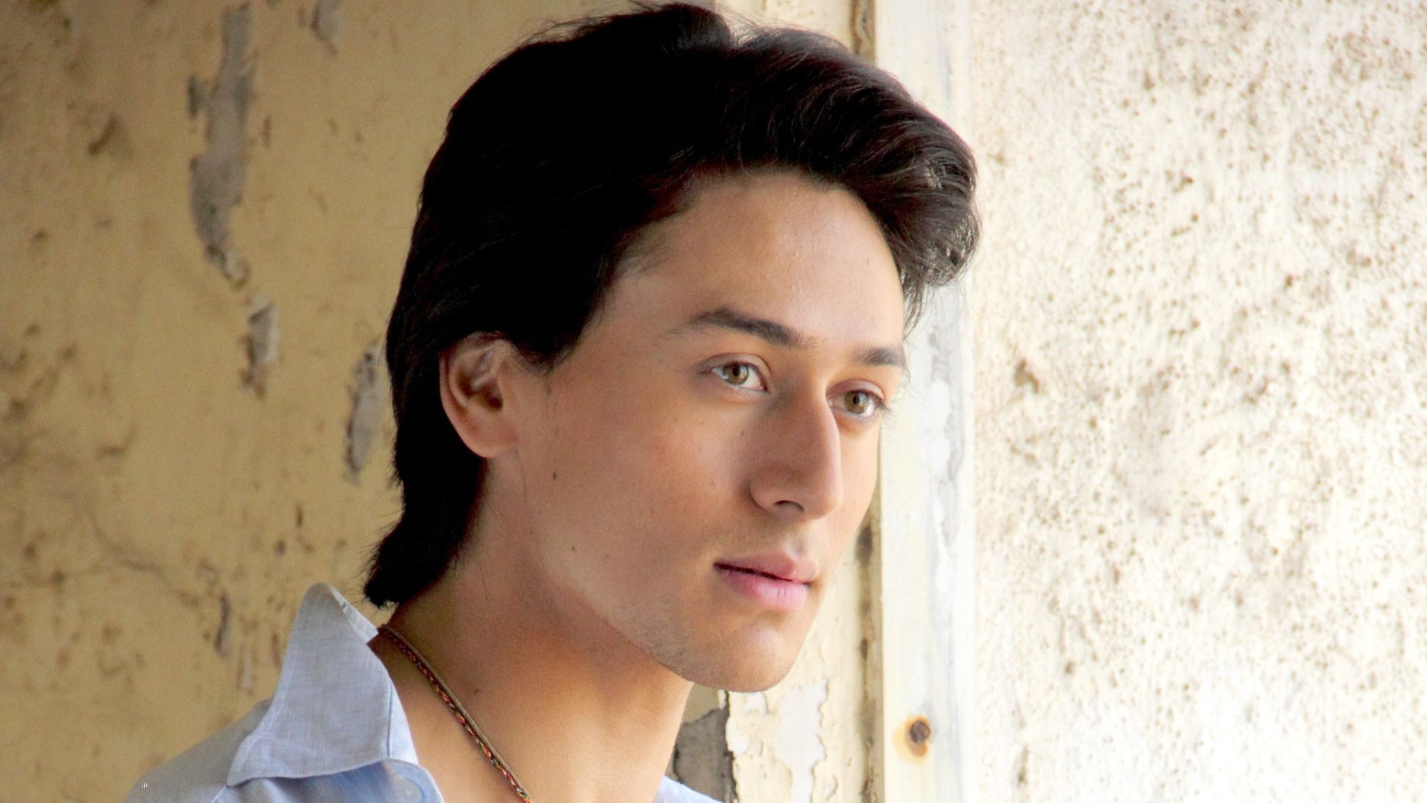 2050x1160 Tiger Shroff New Closeup Pics  Resolution, Desktop