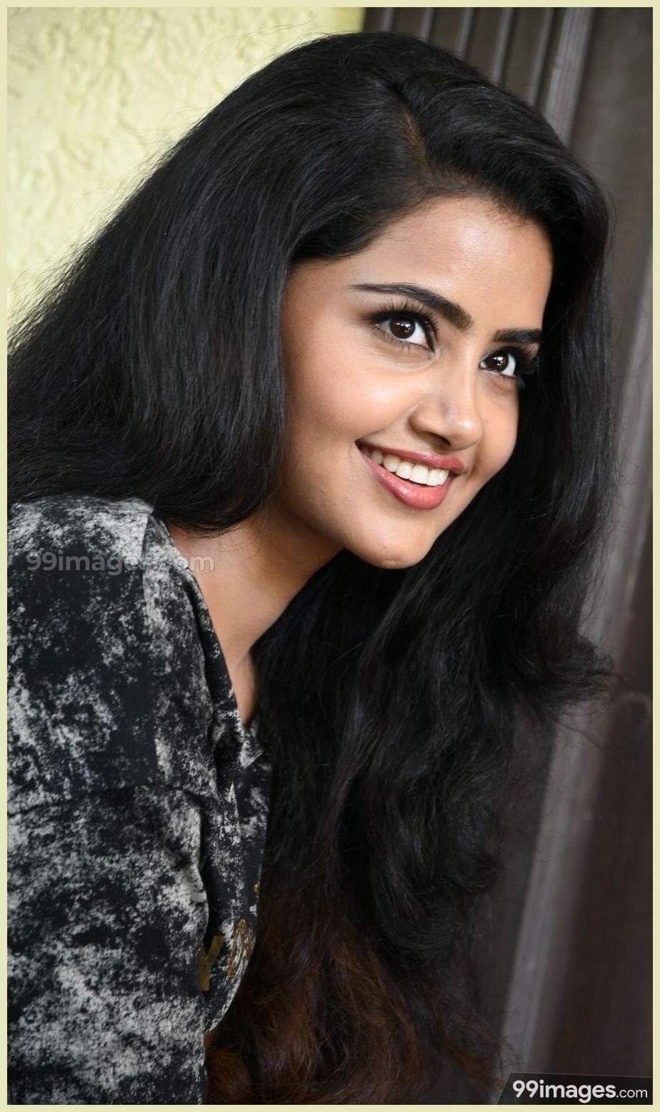 930x1560 Anupama Parameswaran HD Photo & Wallpaper (1080p), Phone