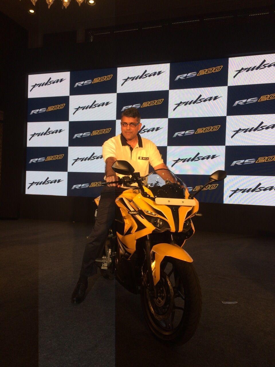 960x1280 Bajaj Pulsar RS 200 Price, Pics, Specs, Top Speed, 0 100, Phone