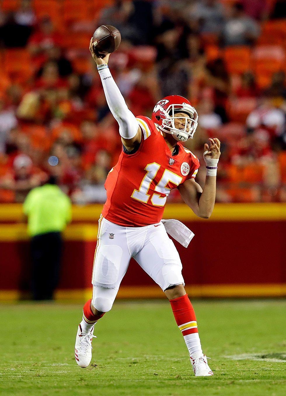 980x1360 Pat Mahomes Phone Wallpaper Free Pat Mahomes Phone Background, Phone