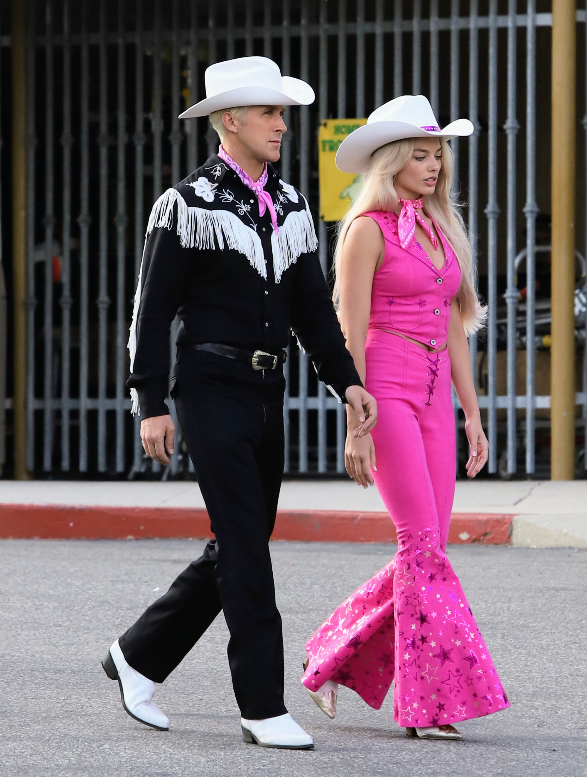 2000x2650 Ryan Gosling and Margot Robbie match on set of 'Barbie' movie, Phone