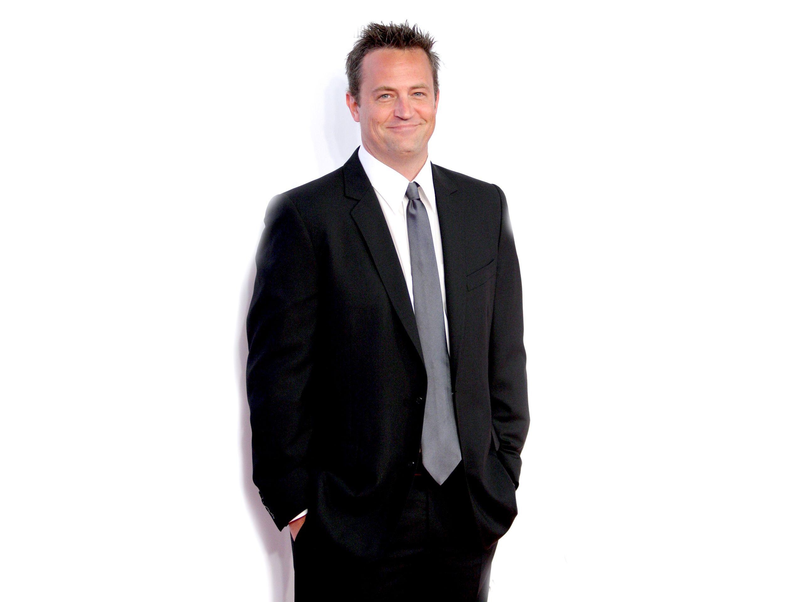 2560x1920 Matthew Perry Wallpaper, Desktop