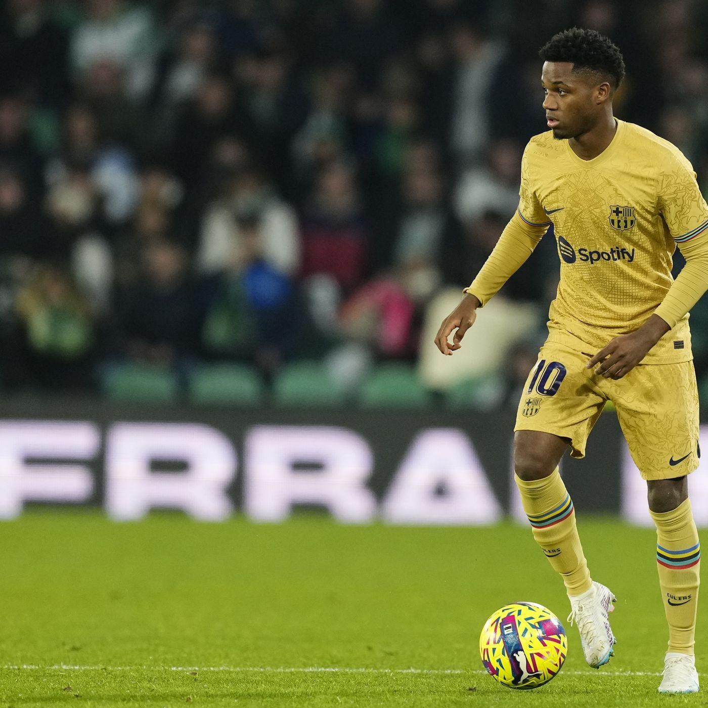 1400x1400 FC Barcelona News: 4 February 2023; FIFA reject Julian Araujo transfer, Manchester United want Ansu Fati, Phone