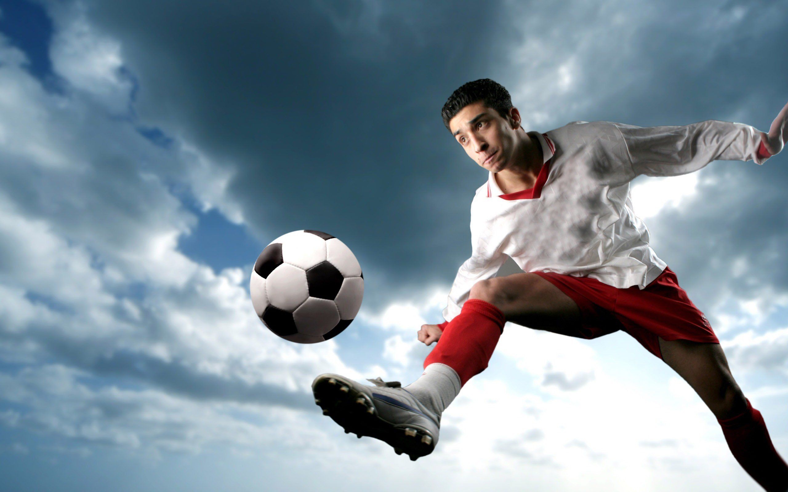 2560x1600 Free Soccer Player, Download Free Clip Art, Free Clip Art, Desktop