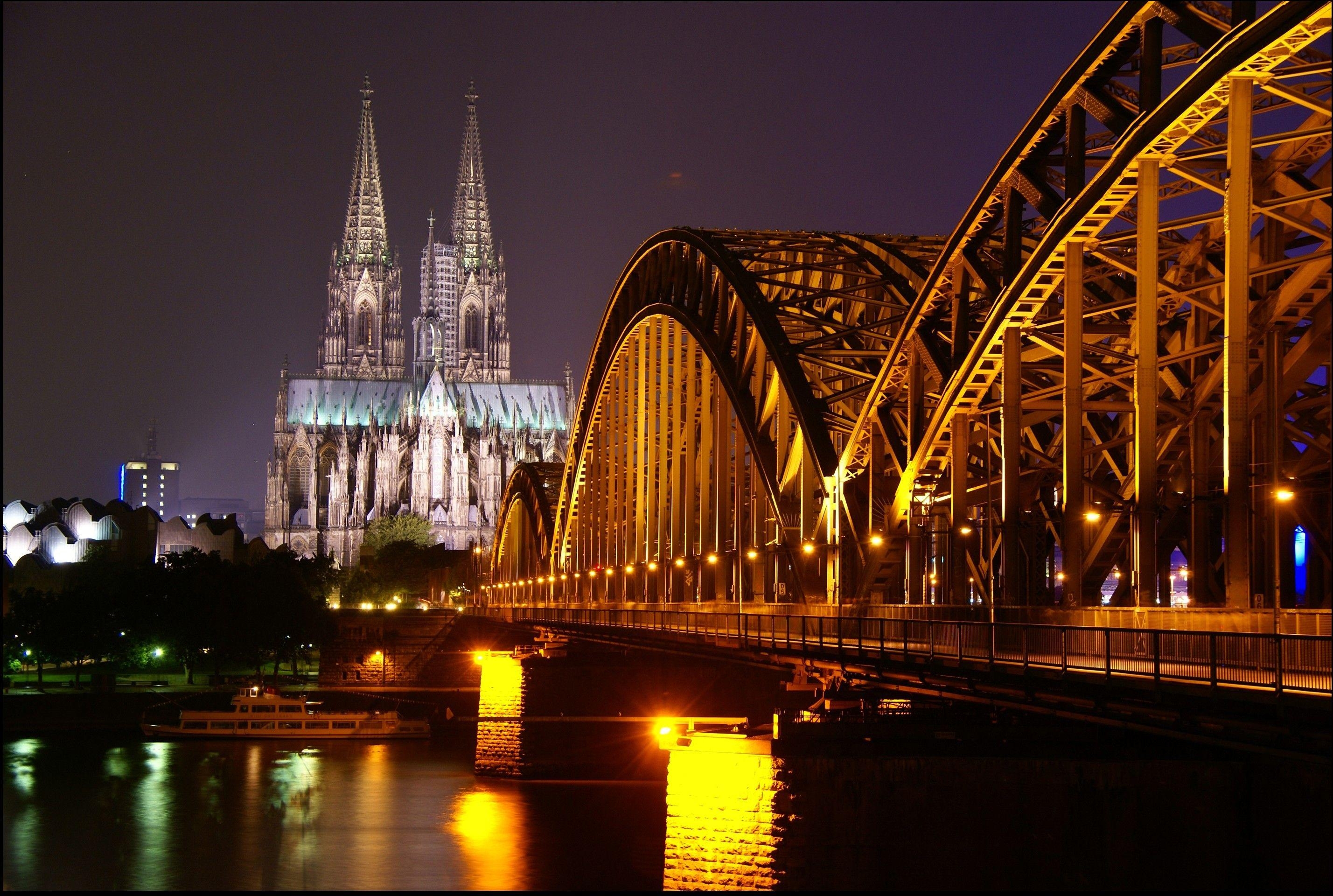 2860x1920 Monuments: Cologne Cathedral Night Kln Bei Nacht Germany, Desktop