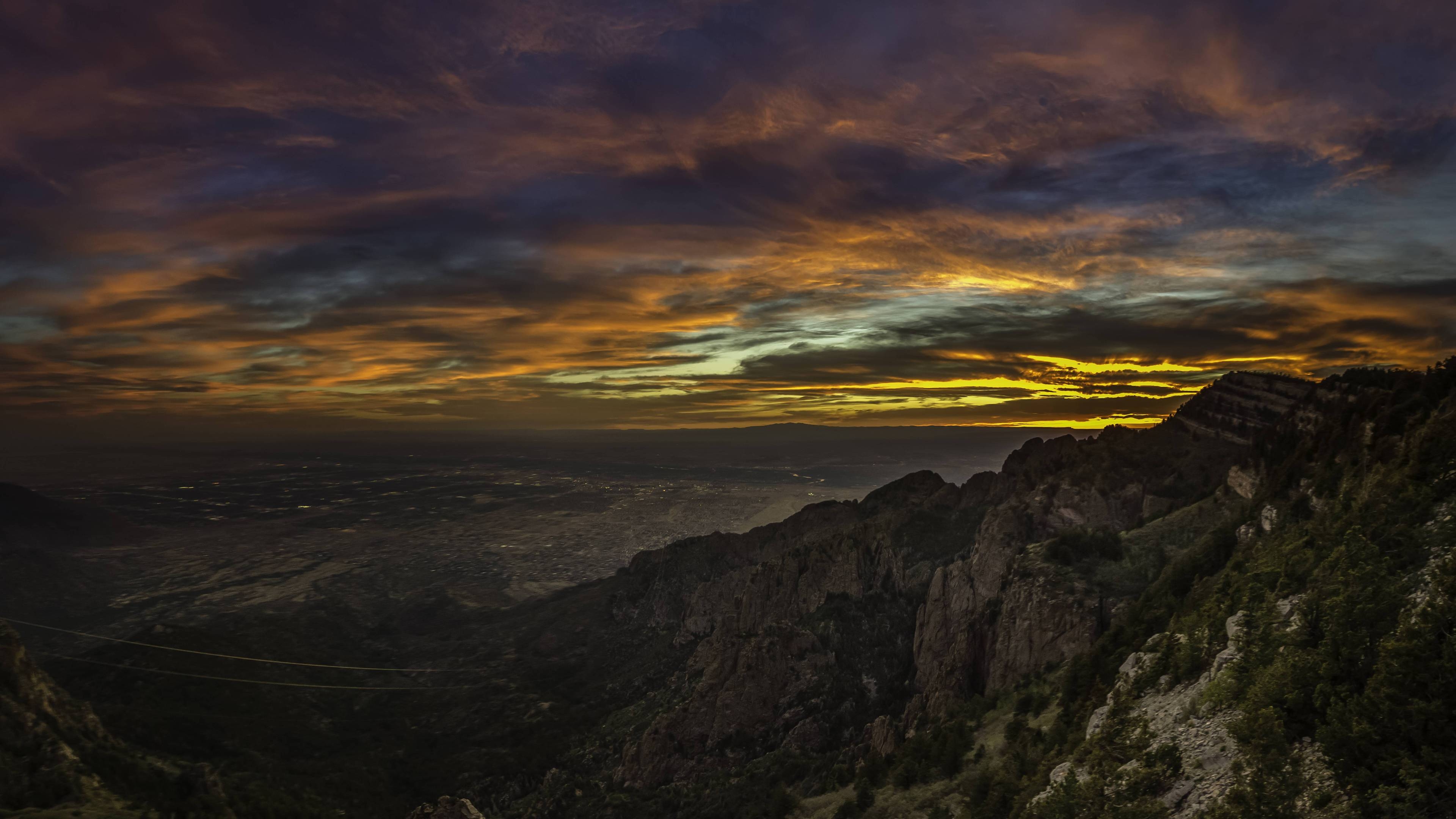 3840x2160 BOTPOST The view of Albuquerque, New Mexico at sunset from Sandia, Desktop