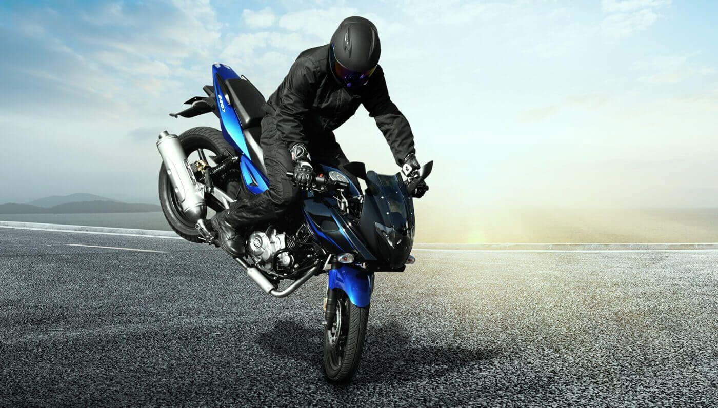 1400x800 Bajaj Pulsar 220 F, Desktop