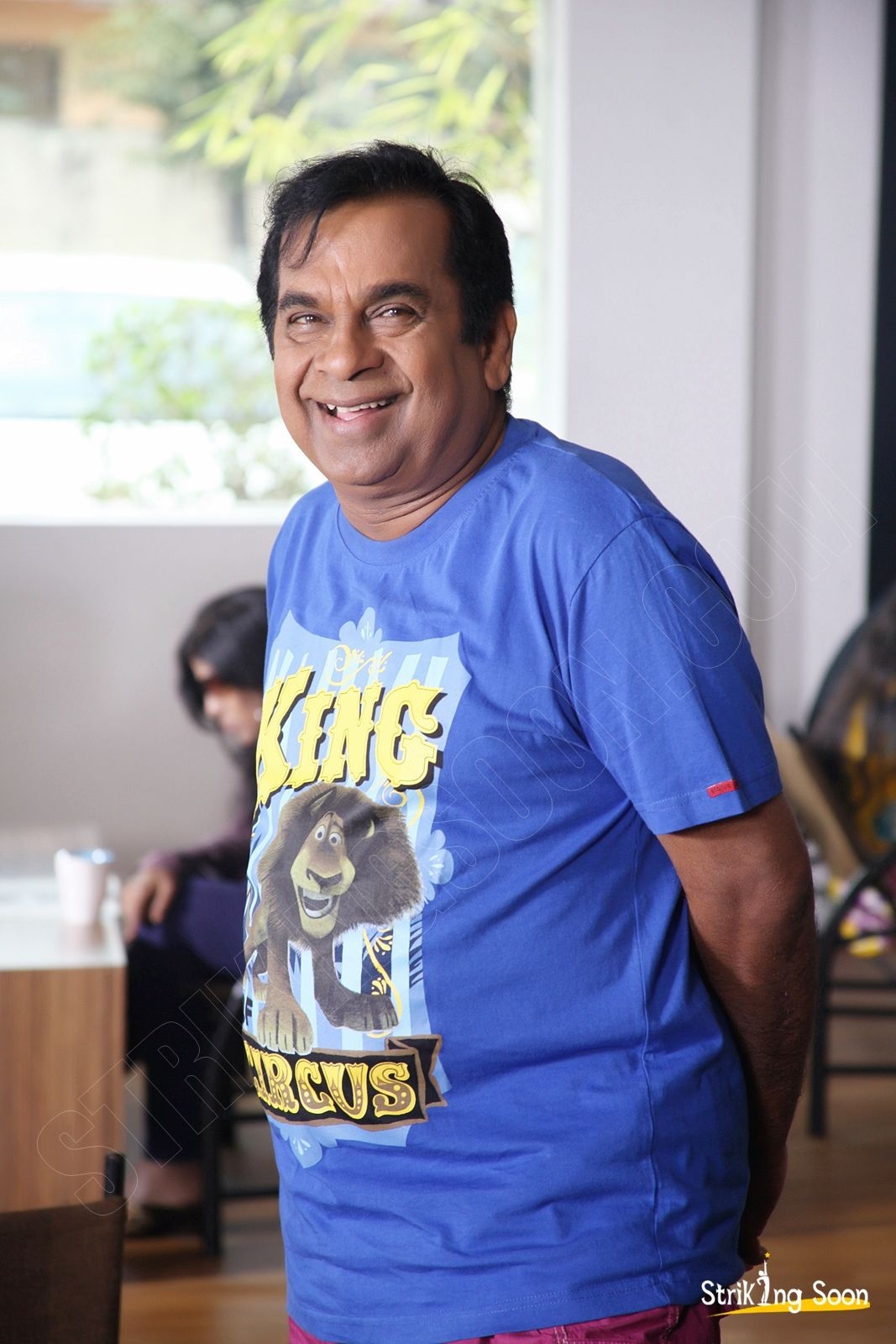 1070x1600 StrikingSoon.com: Brahmanandam in Balupu photo, Phone